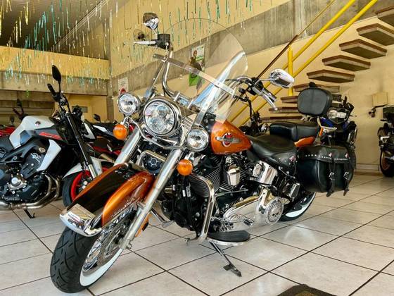 HARLEY-DAVIDSON SOFTAIL HERITAGE CLASSIC 